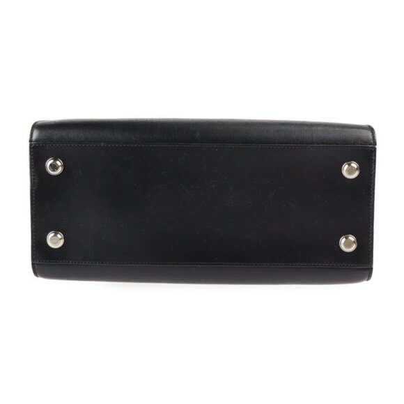 LOUIS VUITTON Black Leather Shoulder Bag - Picture 4 of 10